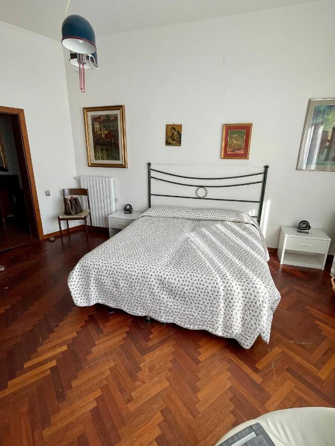 Piazza Italia Charming Sea Apartments Chioggia Exterior foto